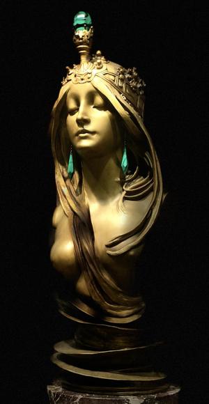 Low Poly Art Nouveau Woman Statue