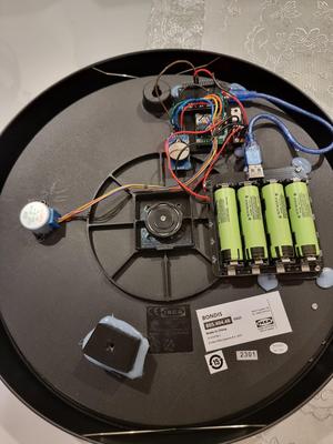 Battery powered Wandering hour clock