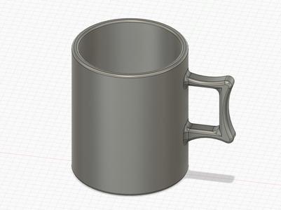 Cup with ergonomic handle 