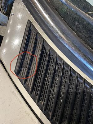 W123 Vent Grill Clip