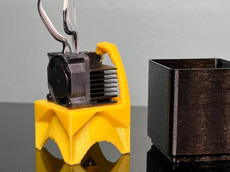 Nozzle holder insert for Gridify 1x1 - keeps the nozzle tip off the bottom