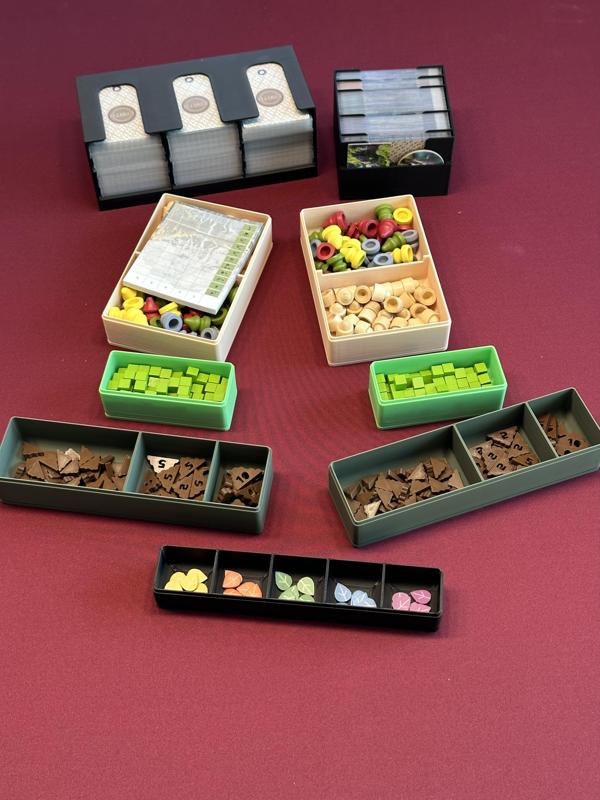 Earth insert for retail version (supports sleeves)