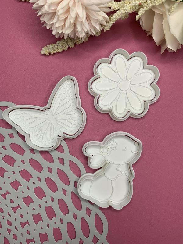 Banny Daisy Butterfly cookie cutter and stamp set