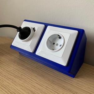 Desktop power socket