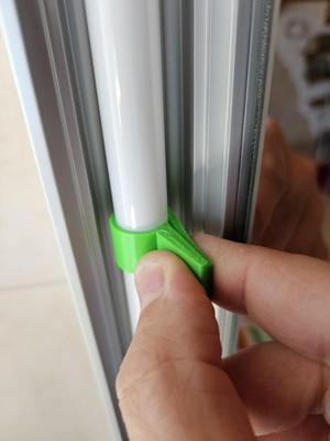 Turning aid for fluorescent tubes 16mm. Drehhilfe für Leuchtstoffröhre HE14W/827 - 16mm