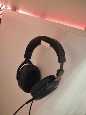 Headset holder