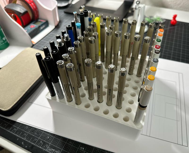 PEN HOLDER / ORGANIZER