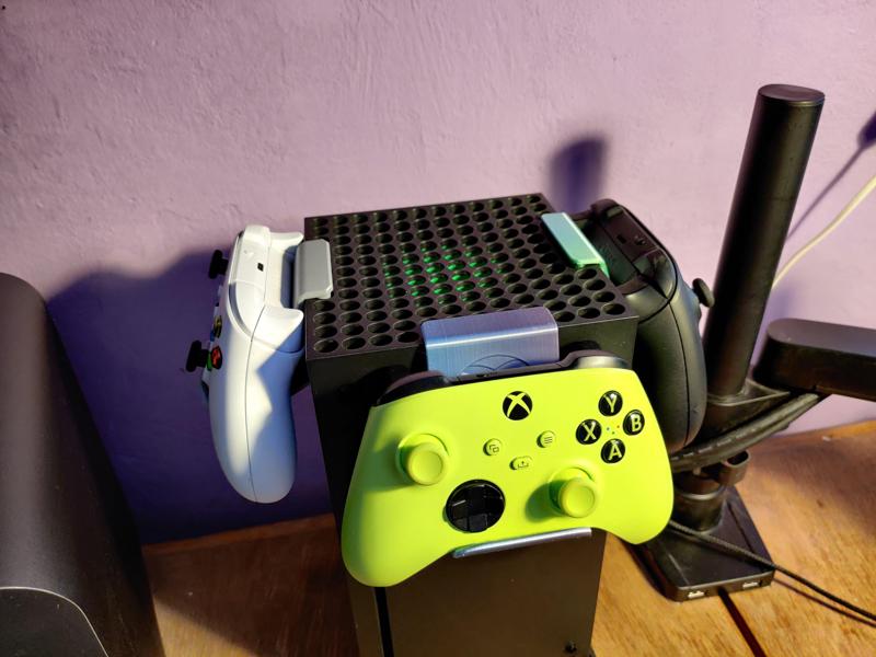Xbox controller stand