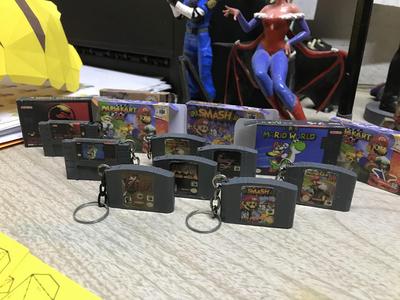 llavero de cartucho de nintendo 64