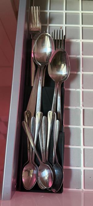 Cutlery organiser with gridfinity
