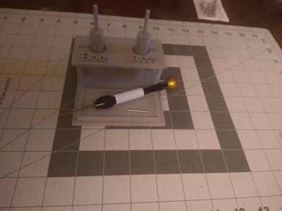 Miniature magnetizing tool 