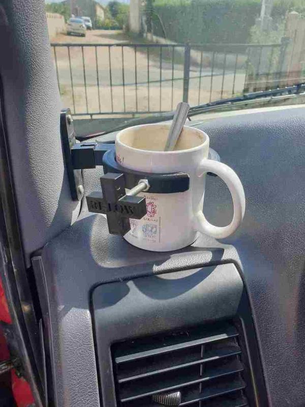 Porte Gobelet // Cup holder