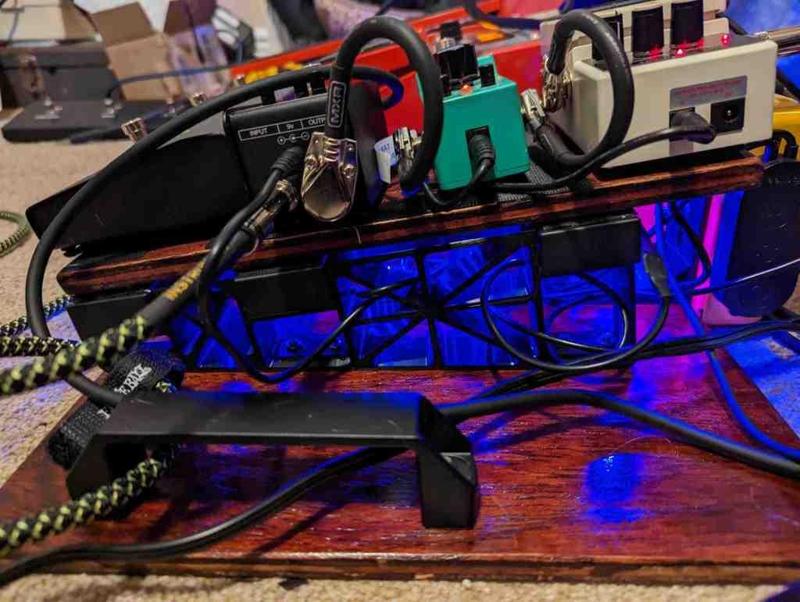 Three-tier Guitar Effects Pedalboard  Bracket