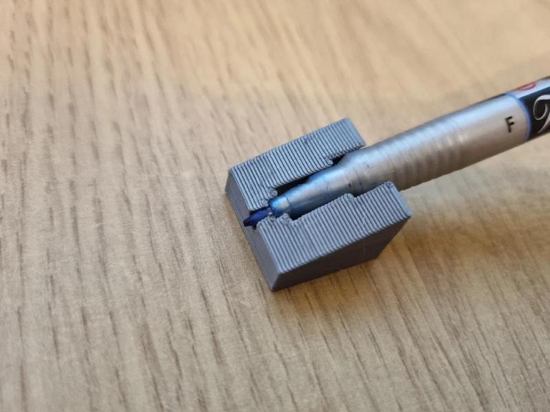 Pen holder for 4.8mm offset line   