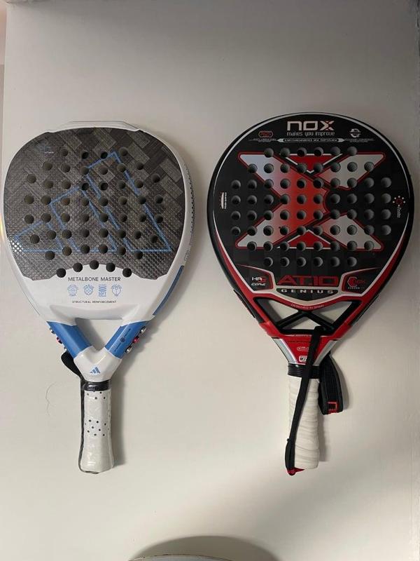 Padel racket holder