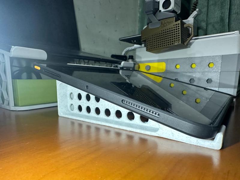 iPad Stand (A1 mini printable)