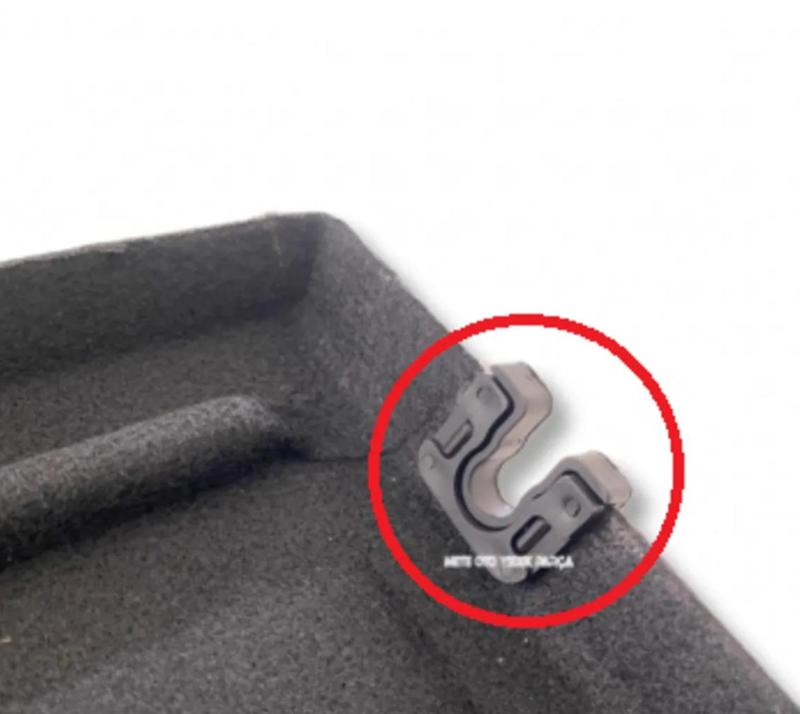 FORD COURIER / FIESTA / C-MAX / FOCUS TRUNK COVER BRACKET