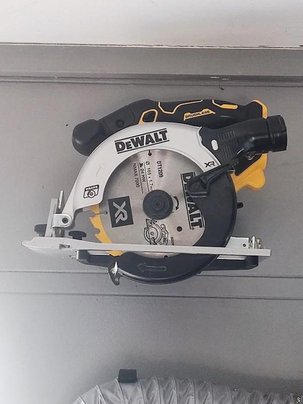 Dewalt DSC565N XR Wall Mount