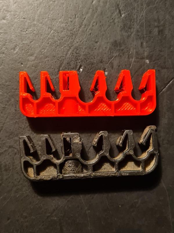 fuel and brake line clip Suzuki Vitara / Sidekick 1991