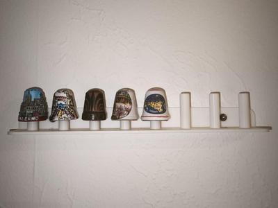 Thimble holder
