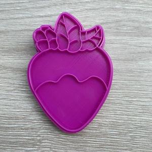 LOVE STRAWBERRY CUTTER AND STAMP