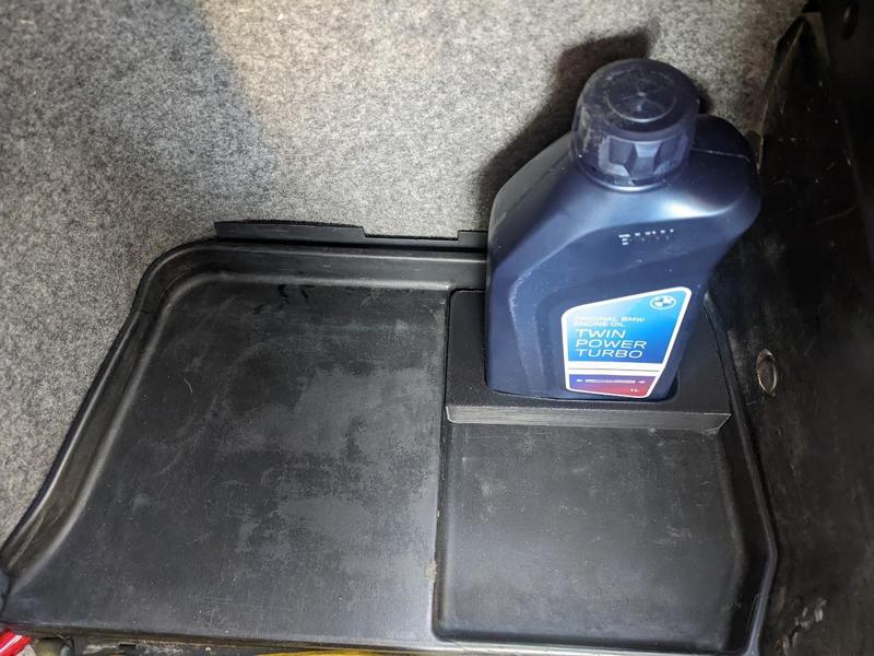 BMW E46 oil bottle holder