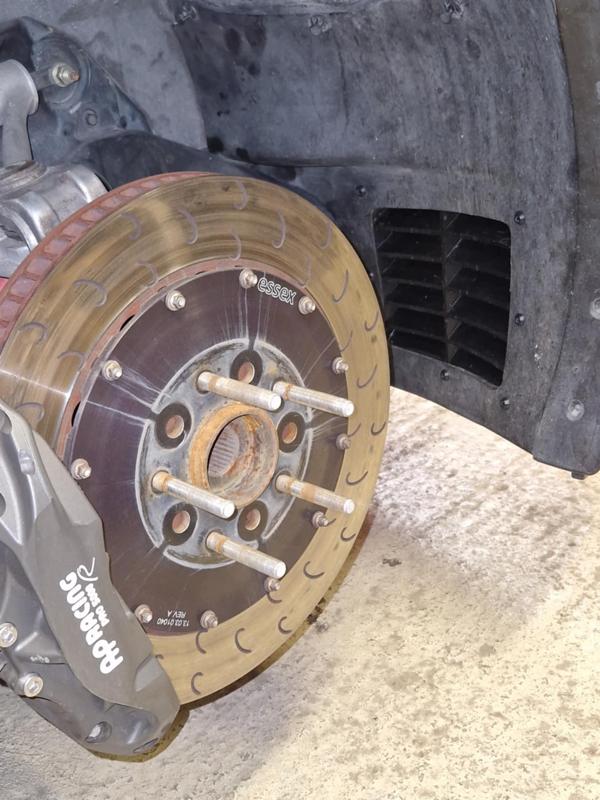 Chevrolet Corvette C6 - Fender liner air duct.