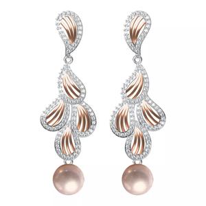 gold pearl earring