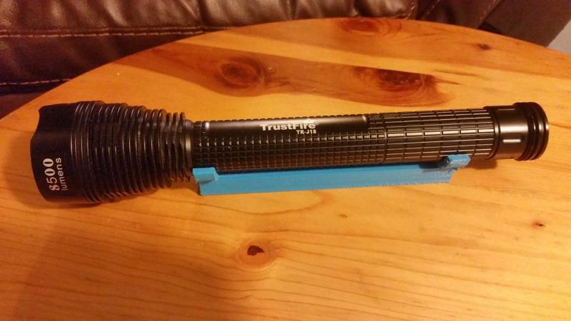 Trustfire TR-J18 flashlight stand