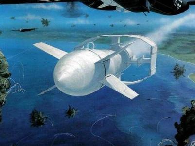 SD-1400X/“Fritz X” guided bomb model, the world's first air-launched guided anti-ship weapon