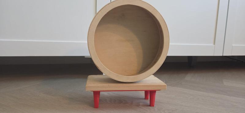 Hamster wheel raiser