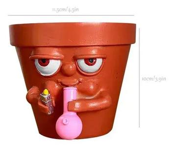 HELP ME RECREATE THIS SCULPTURE OF THE MONALISM BY REMOVING THIS PERSON'S ARM