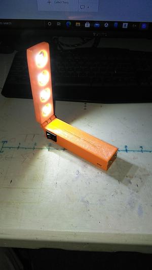 Foldable rechargeable magnetic shop light