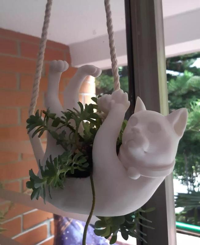 HANGING TOM PLANTER