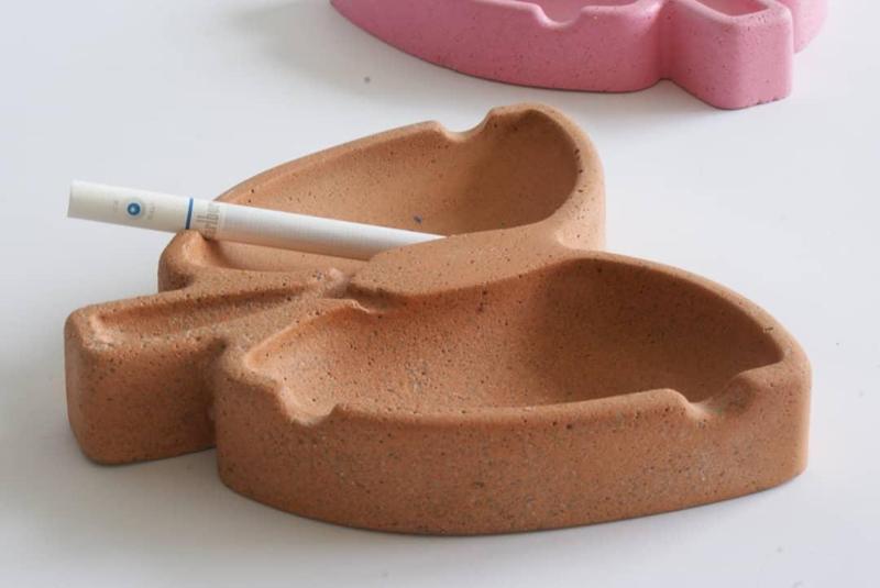 Cynical ashtray for smokers