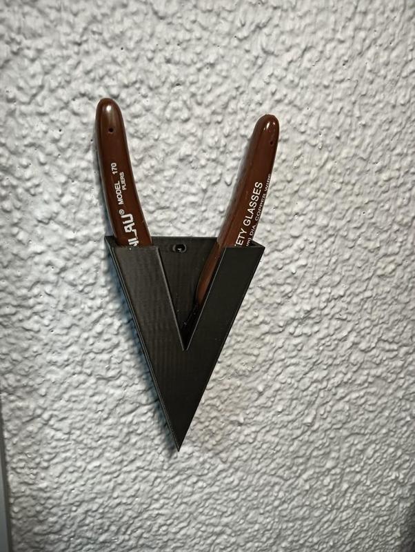 Cutting pliers wall bracket (wall mount) nippers