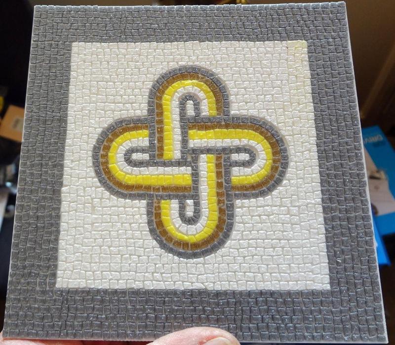 Roman Mosaic - 4 colours King Solomon knot