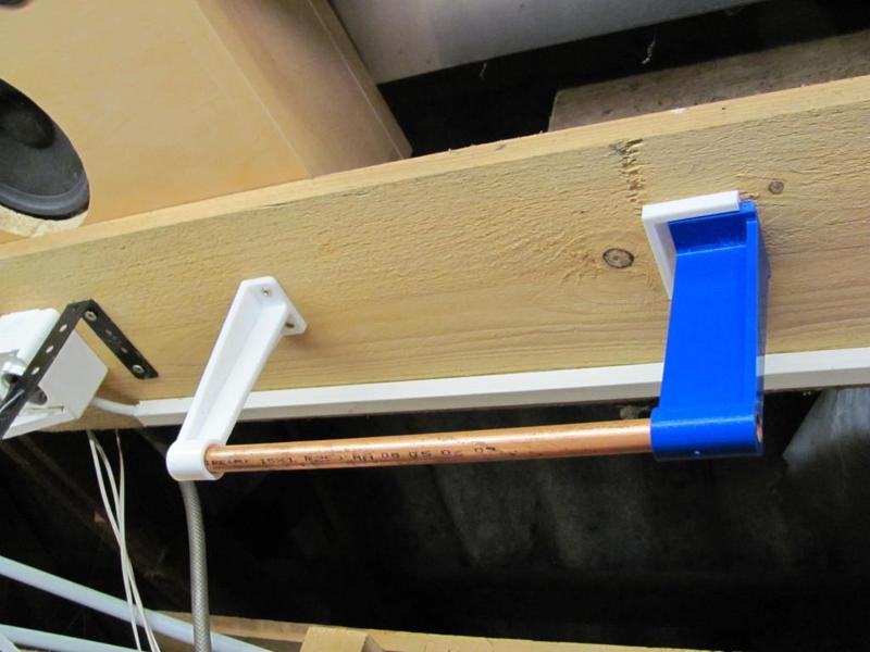 Papierrollenhalter basierend auf 15mm Kupferrohr