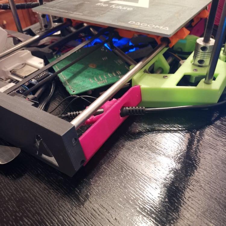 DAGOMA DISCOVERY200 - RIGHT FRONT POWER CONNECTOR COVER