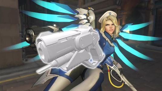 Overwatch Mercy Cosplay - Combat Medic Blaster