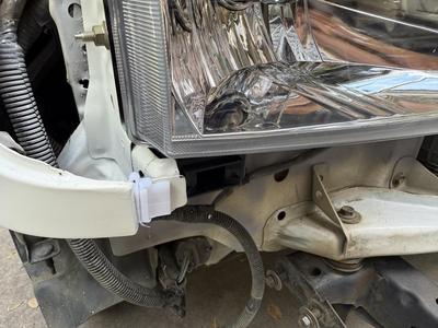 1st gen Tacoma headlight filler panel mounting clip