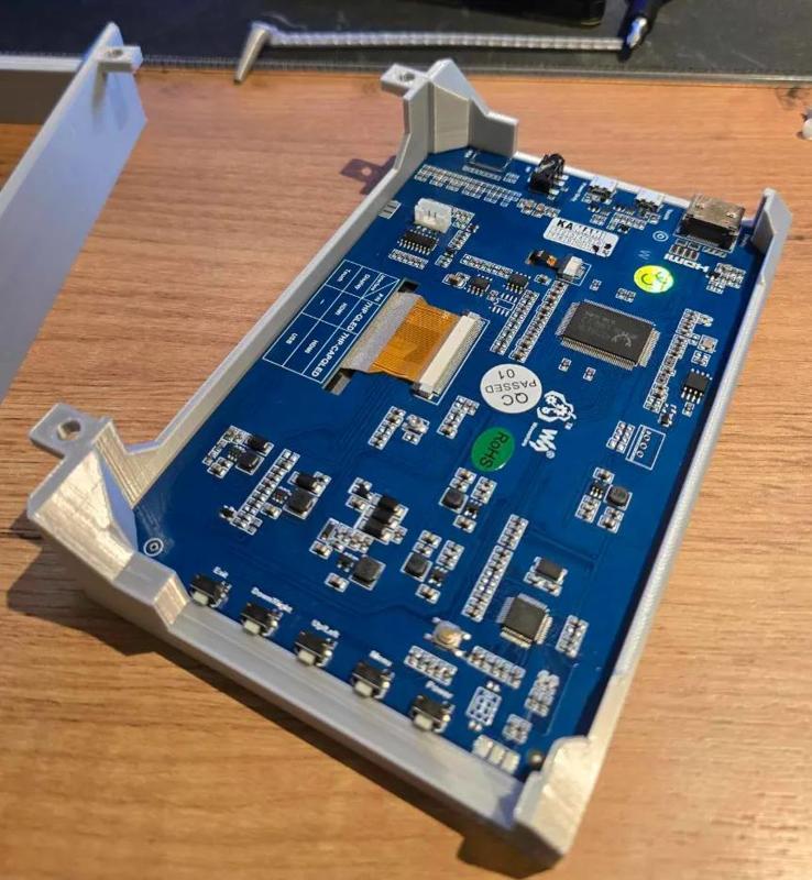 Lexus IS300 - WaveShare 7HP-CAPQLED  bracket   