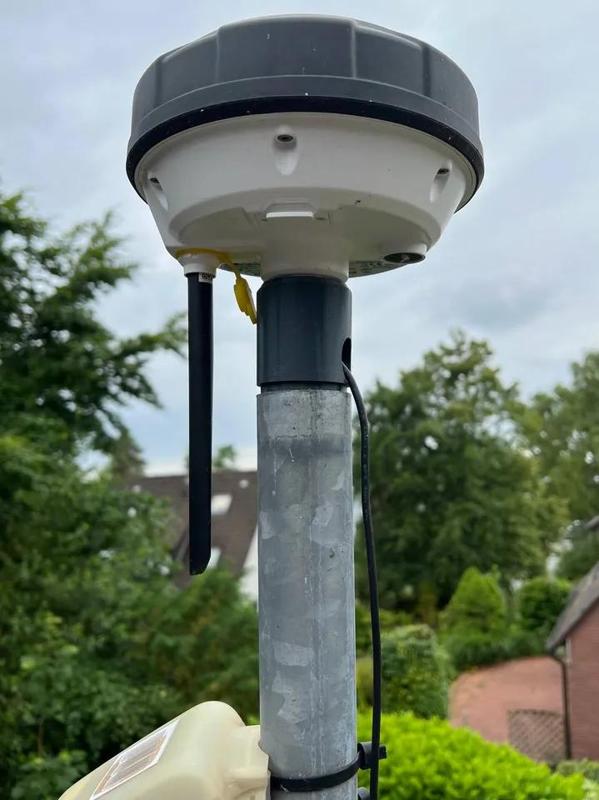 Mammotion RTK antenna mount for a pipe hoder or mast   