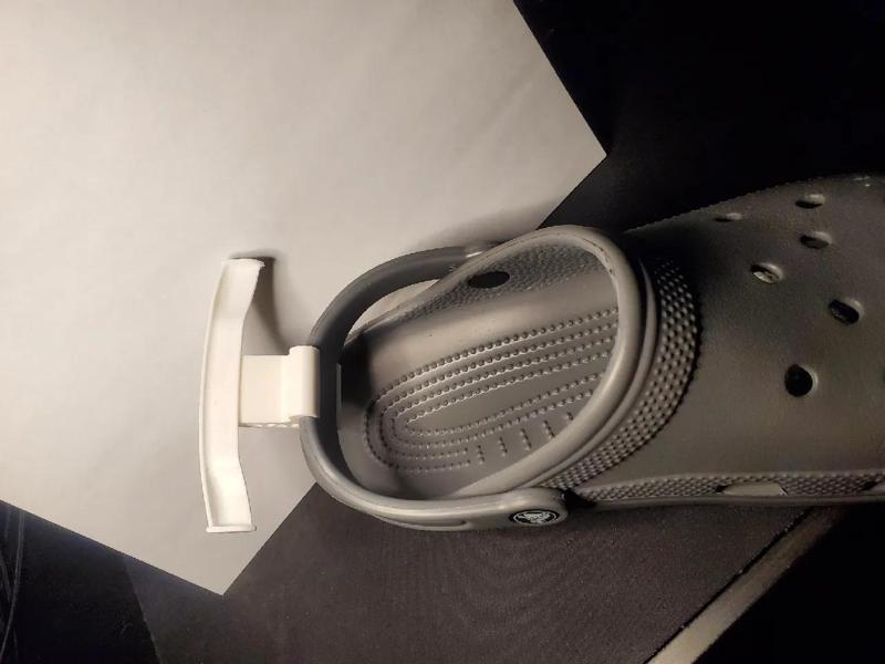 Croc spoiler with mount cutout   