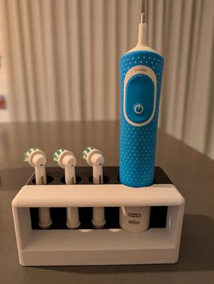 Oral B Kids toothbrush station   