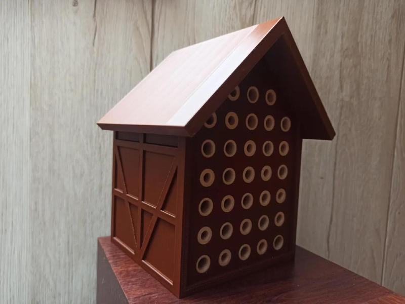 Bee House   
