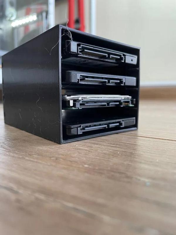 HDD/SSD 2.5" cages and trays   