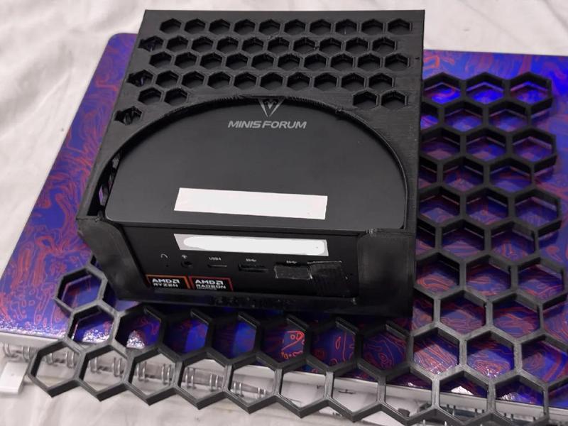 Minisforum UM890 Pro - HSW (Honeycomb Storage Wall) mount   