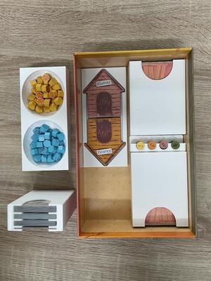 Fort (Cats & Dogs) Game Insert - Sleeved Cards
