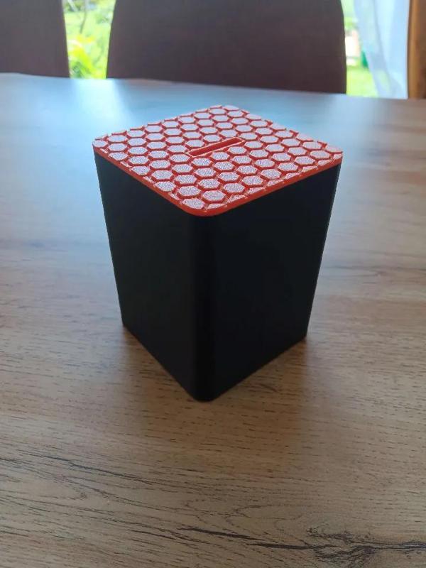 Honeycomb money box   